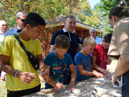 Глава Адыгеи поздравил жителей республики с Днем защиты детей