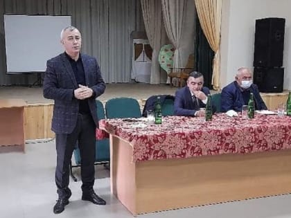Глава Минздрава Адыгеи встретился с жителями Шовгеновского района