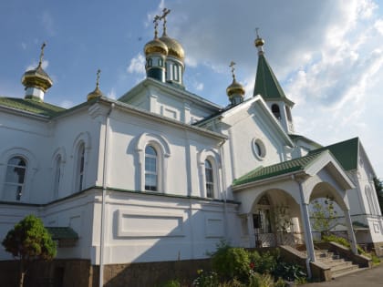 Богослужение в канун праздника Пятидесятницы
