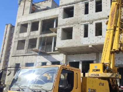 В Майкопе продолжается строительство новой поликлиники