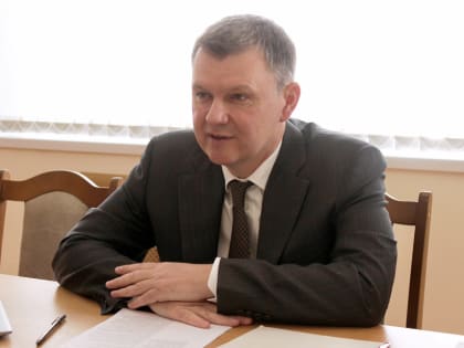 Сенатор Российской Федерации от Республики Адыгея Александр Наролин провел прием граждан по личным вопросам в Тахтамукайском районе
