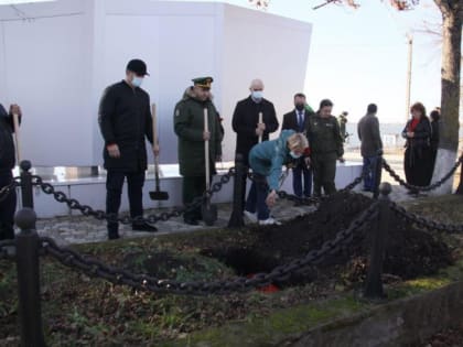 В Адыгее с отданием воинских почестей захоронили останки неизвестного красноармейца