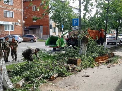 В Майкопе коммунальные службы и энергетики продолжают восстановительные работы