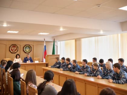 Тематическое занятие со студентами МГГТК АГУ по вопросам противодействия развитию деструктивных процессов, по предупреждению и нейтрализации деструктивной деятельности международны