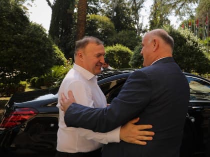 Глава Адыгеи прибыл в Абхазию для участия в памятных мероприятиях