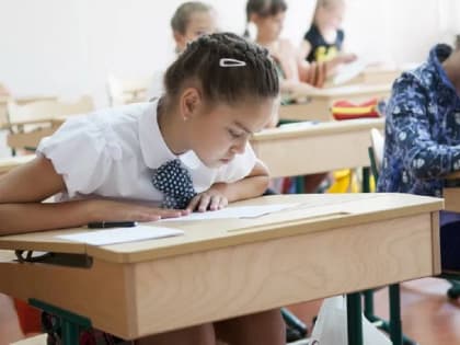 Мэр Майкопа поздравил коллективы школ, вошедших в число лучших в России