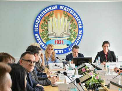 Дарья Лантратова: В ЛНР актуальна проблема сохранения духовных и моральных ценностей для молодёжи