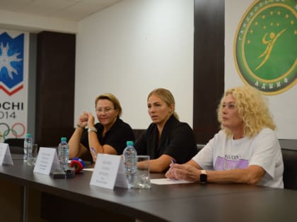 В майкопском гандбольном клубе АГУ-«Адыиф» в этом сезоне произошла полная смена руководства и тренерского состава