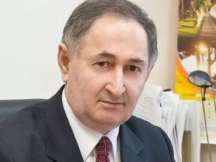 Глава Адыгеи поздравил с 70-летием академика РАН Асхада Шеуджена