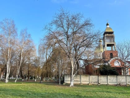 Мурат Кумпилов ознакомился с ходом строительства Свято-Успенского собора