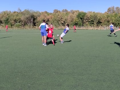 Футбольный матч между командами ФК «Адыгейск» и ФК «Кавказ» Красногвардейского района завершился эмоциональным противостоянием!