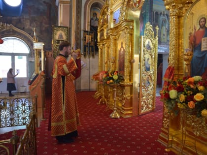 В Свято-Троицком кафедральном соборе совершили Благодарственное и молебное пение ко Дню Победы
