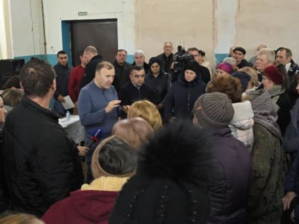 Глава Адыгеи провел встречу с жителями хутора Чернышев