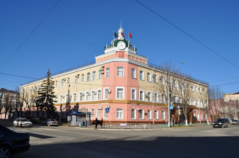 Майкоп сайт города. Здание мэрии Майкоп. Майкоп здание администрации. Администрация МО "город Майкоп". Здание администрации города Майкопа.