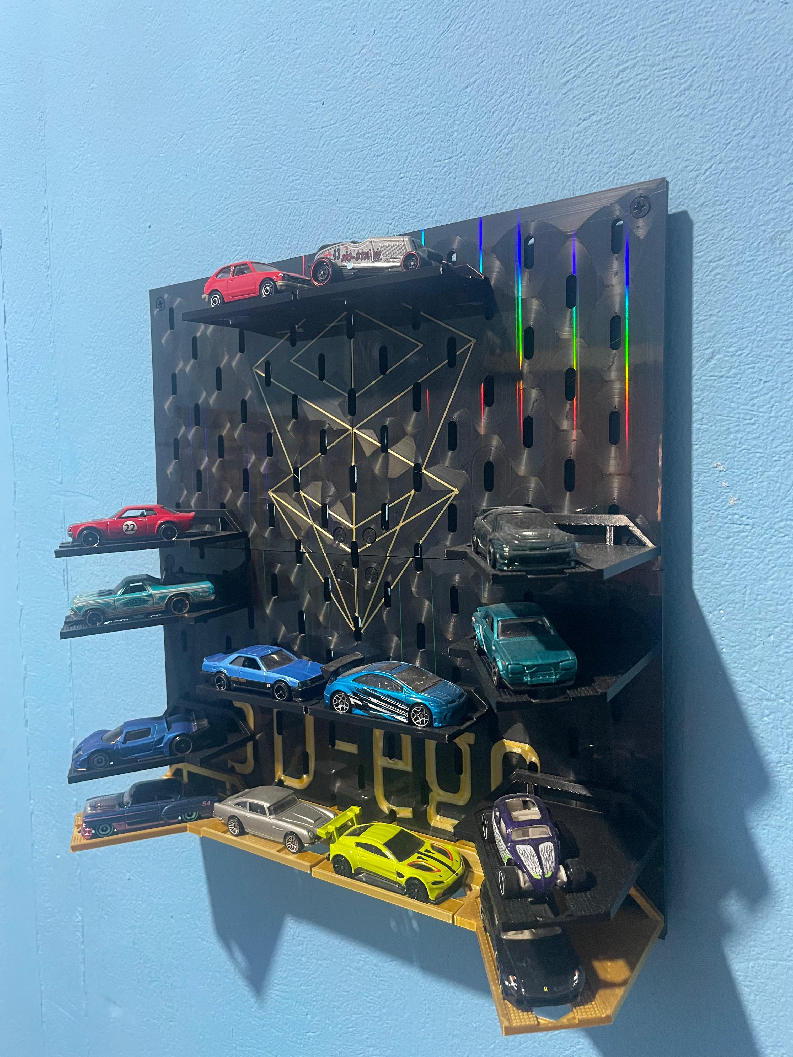 Estantería Skadis con efecto tornasol para 32 carros 1:64