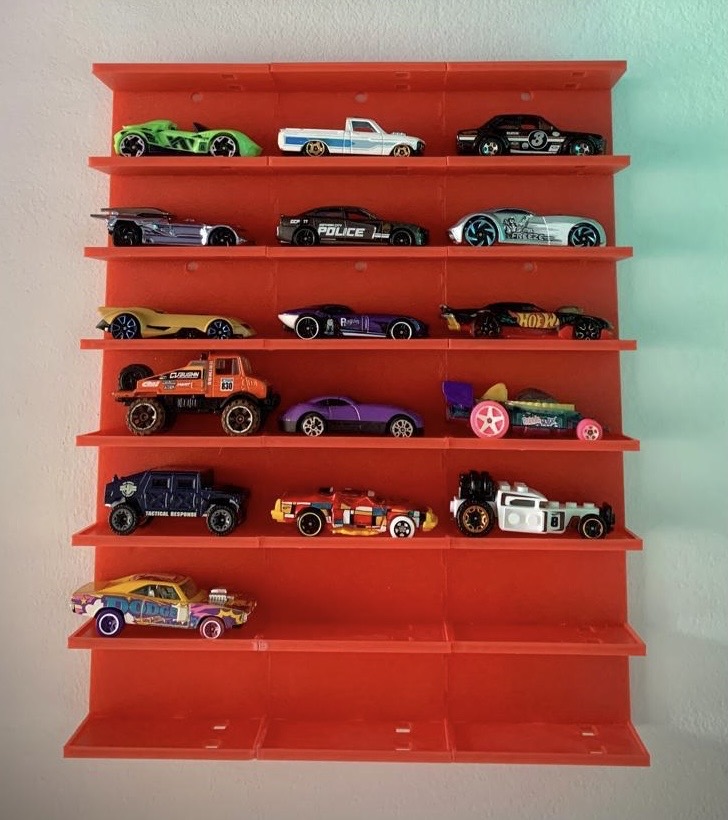 Estantería 1:64 personalizada para 24 carros fuera de su empaque