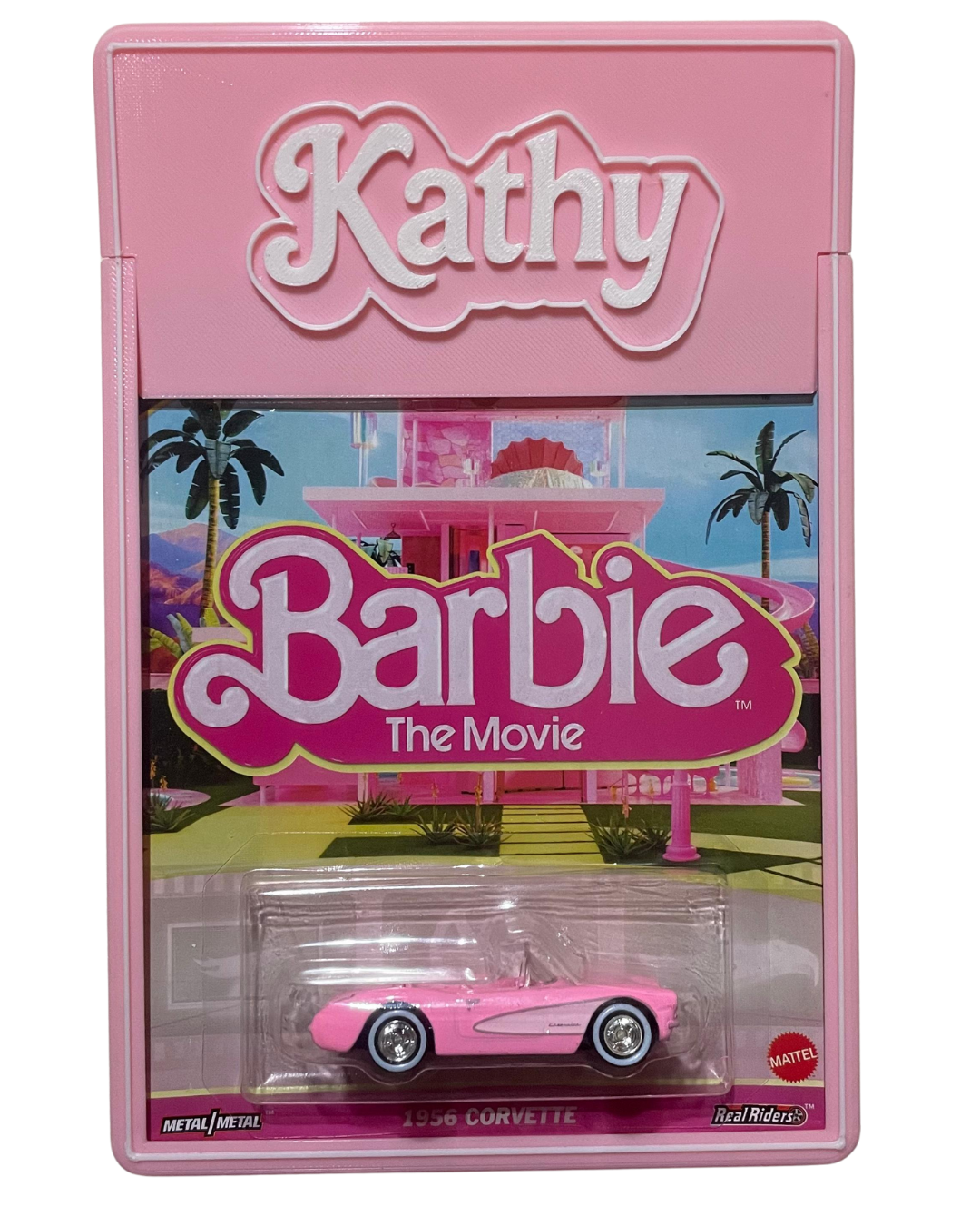 Combo de estantería con nombre personalizable más carro 1956 CORVETTE Hot Wheels Premium Barbie The Movie