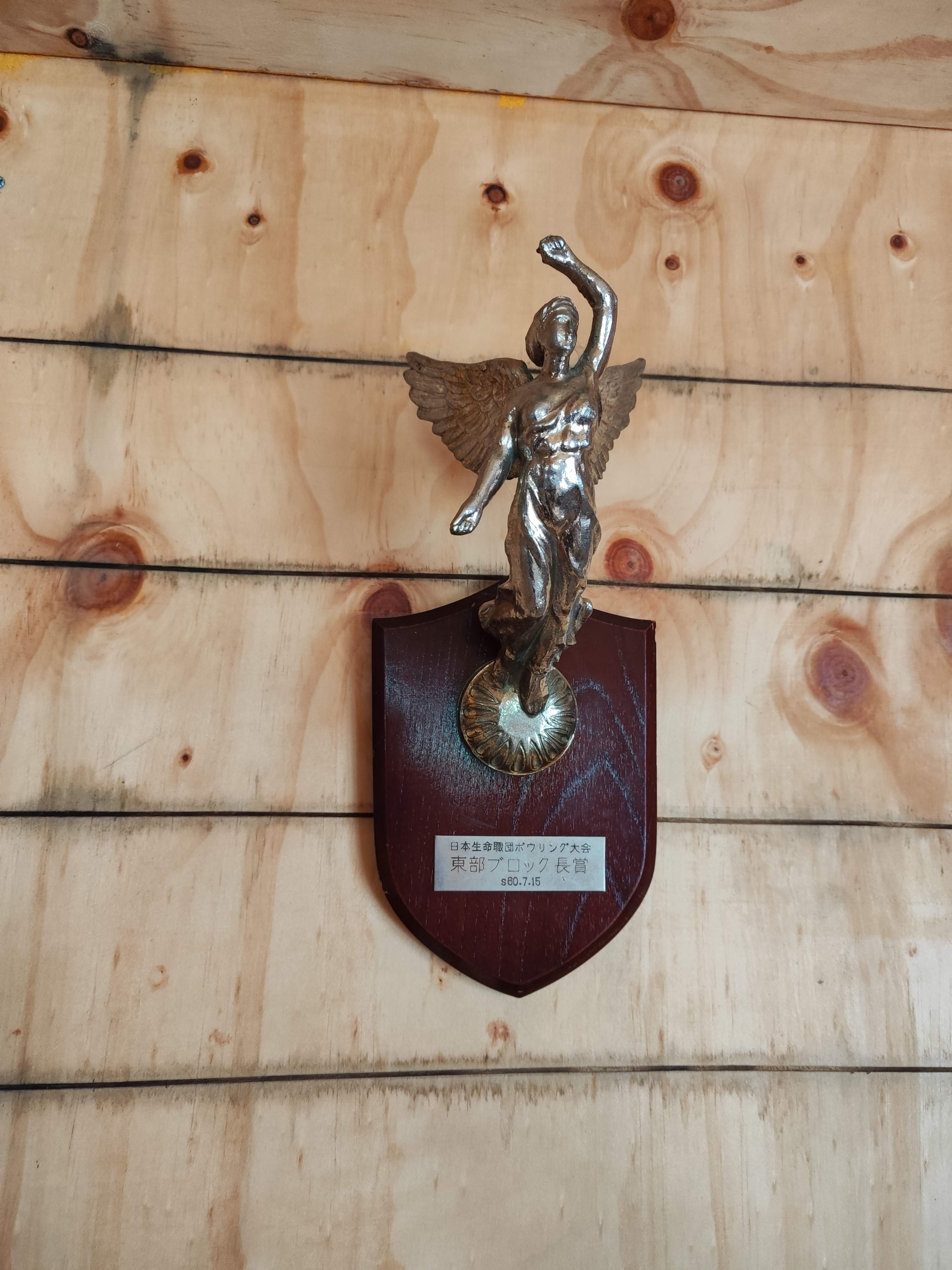 the_statue_attach_to_the_world