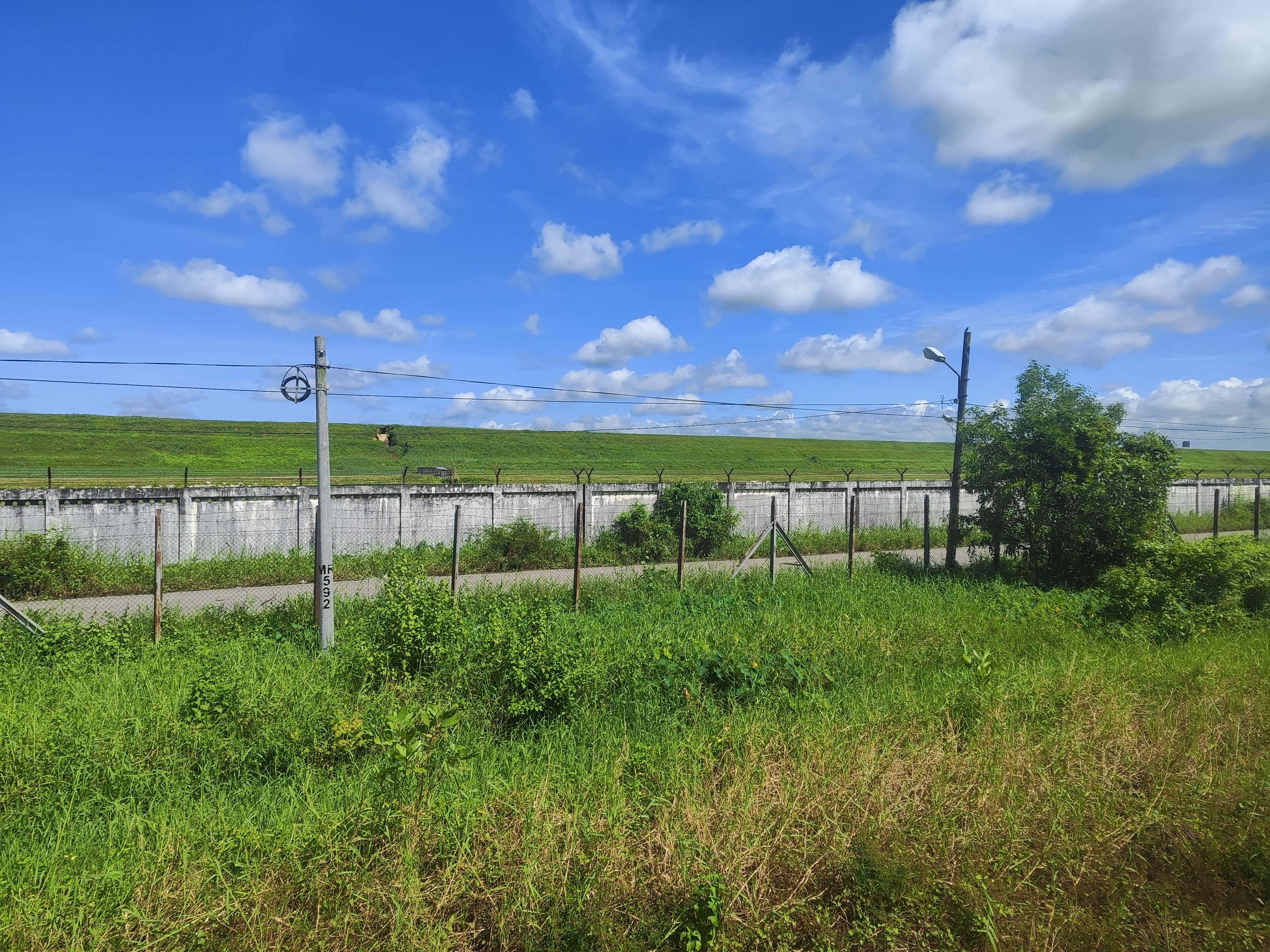 clear_blue_sky_and_green_hills
