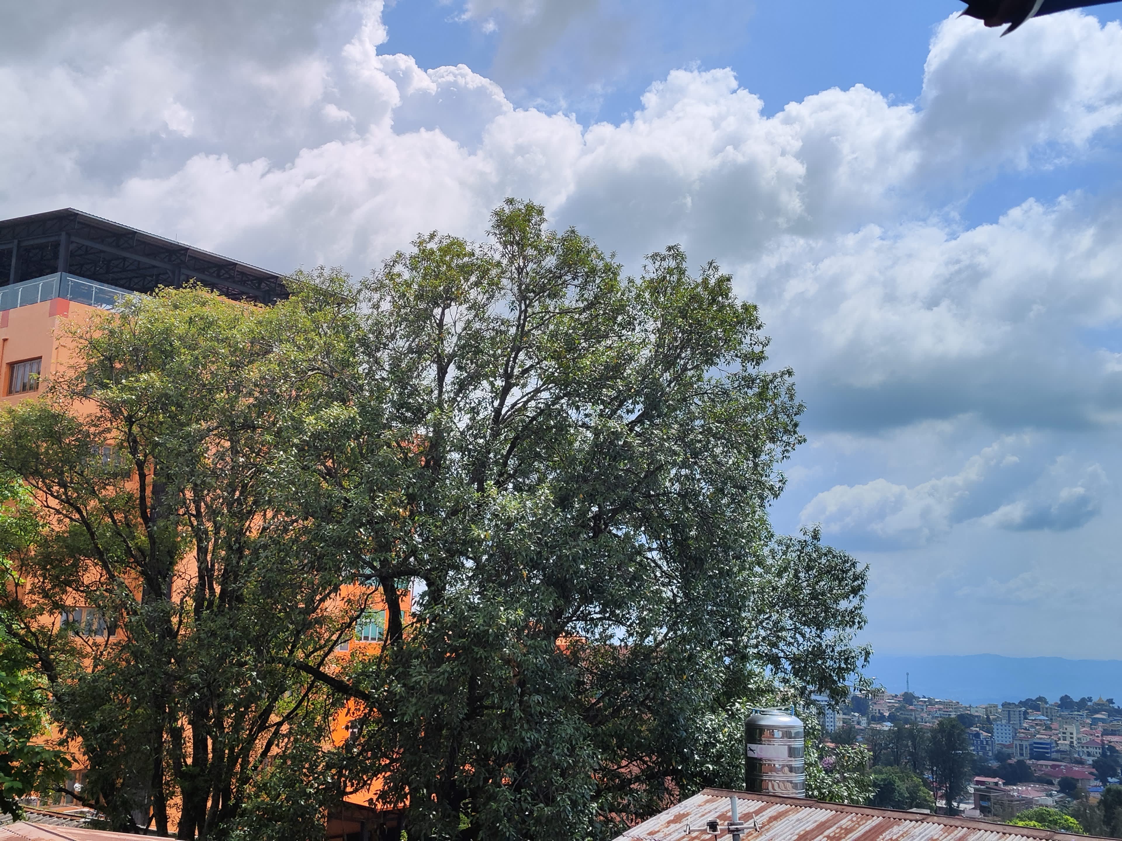 rooftop_view_of_taunggyi_under_cloudy_sky