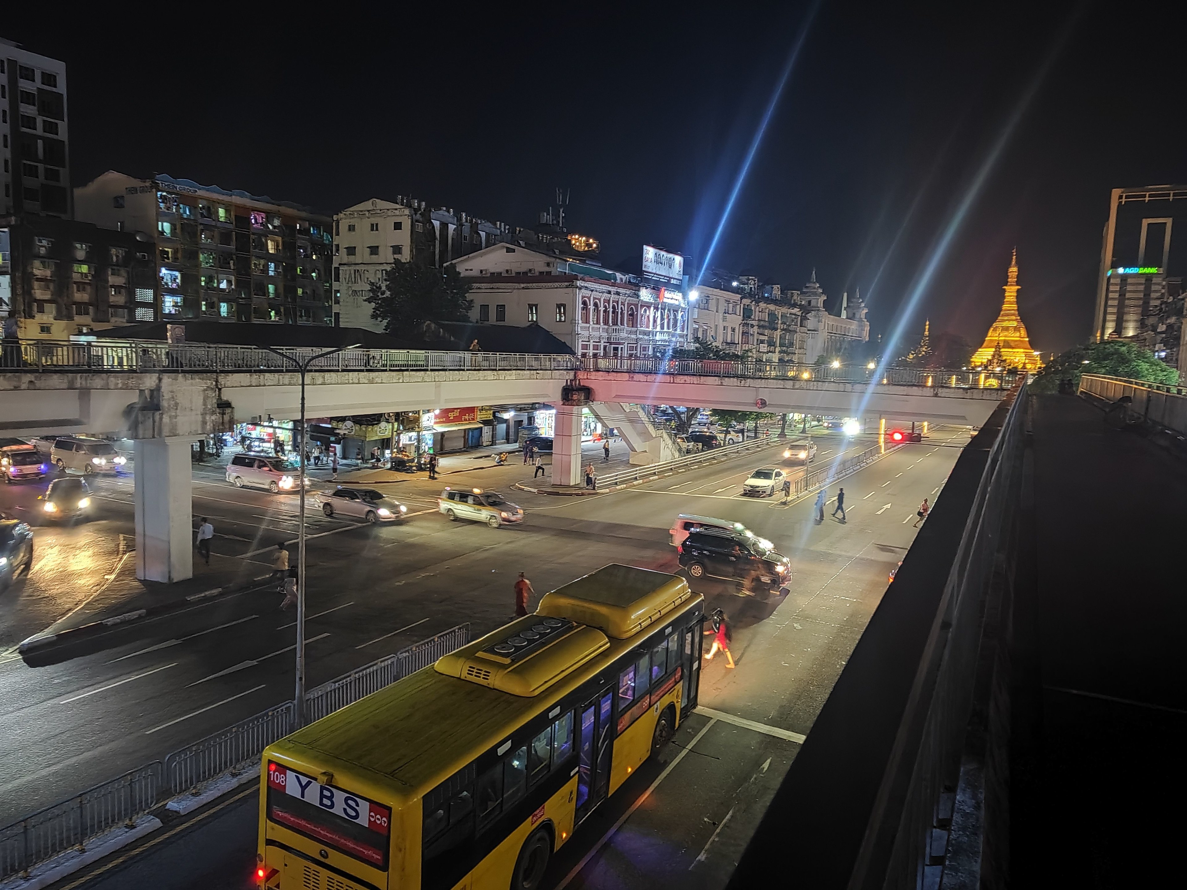 Gone_Kyaw_Bridge_and_Sule_Pagoda