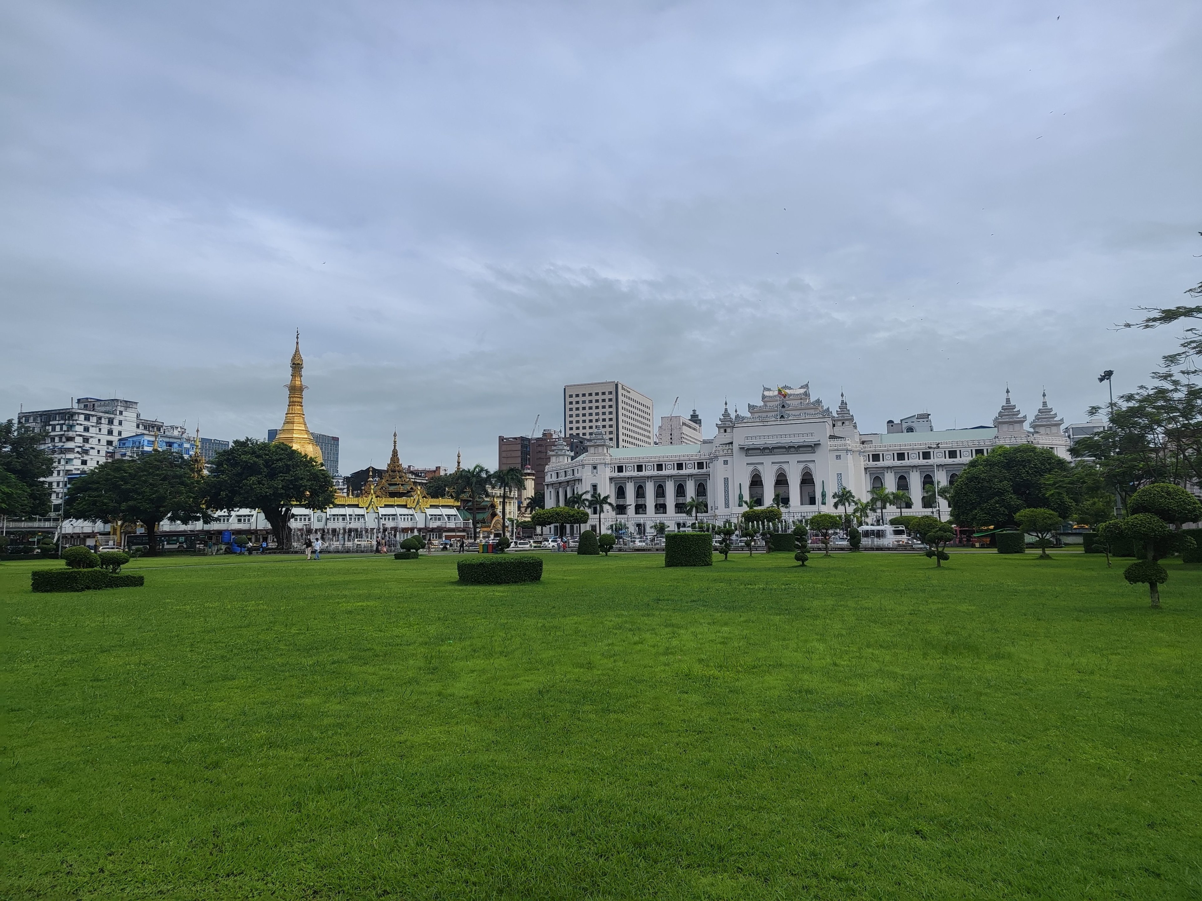 Grass_Field_beside_mayoralty