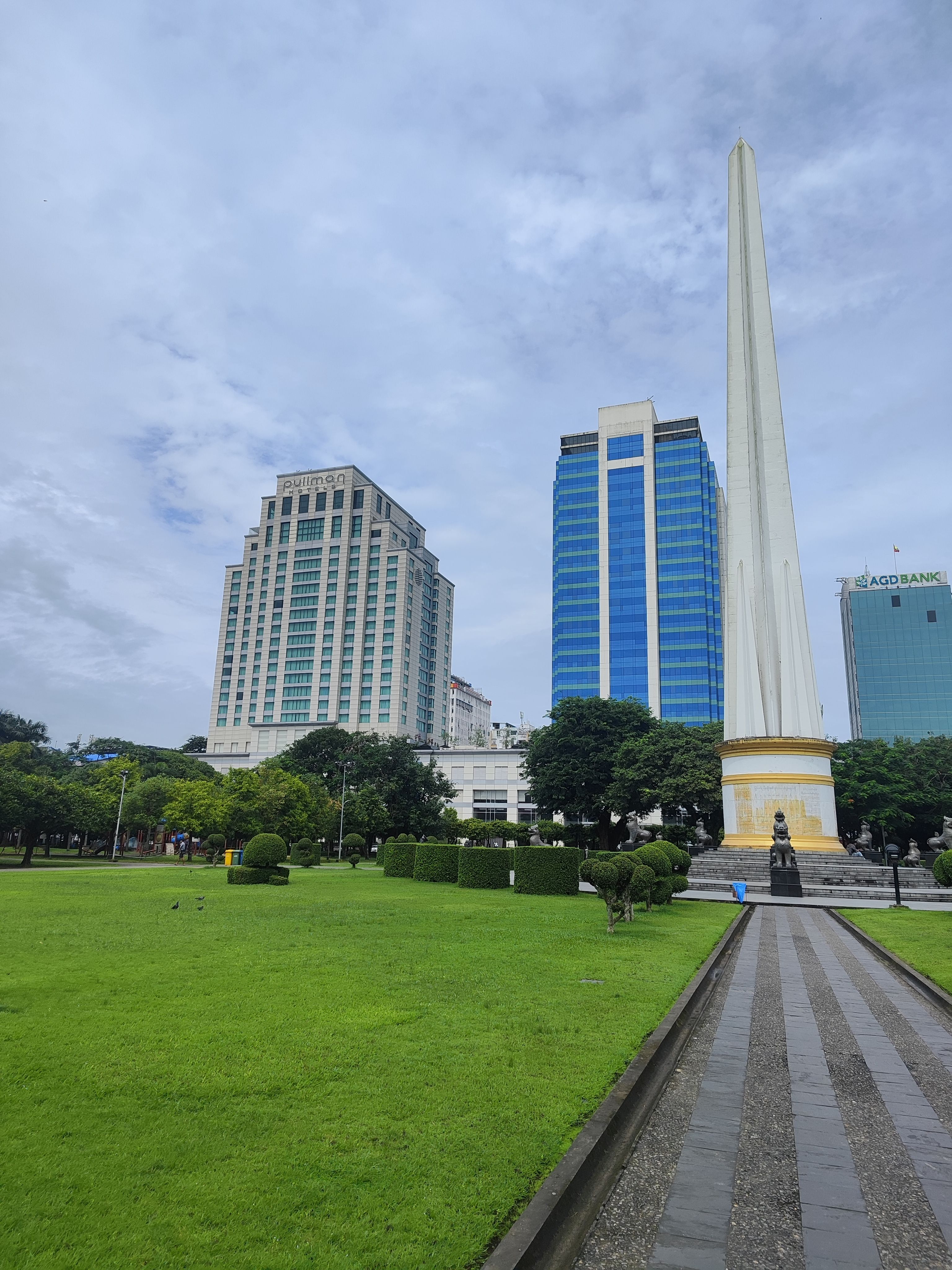 Monumental_View