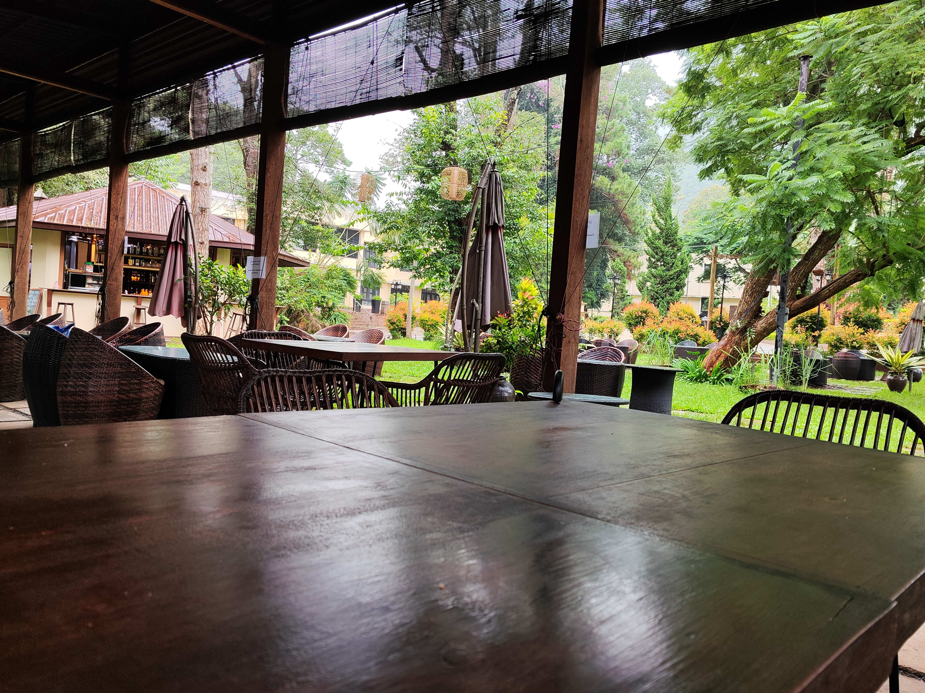 table_in_the_peaks_bar