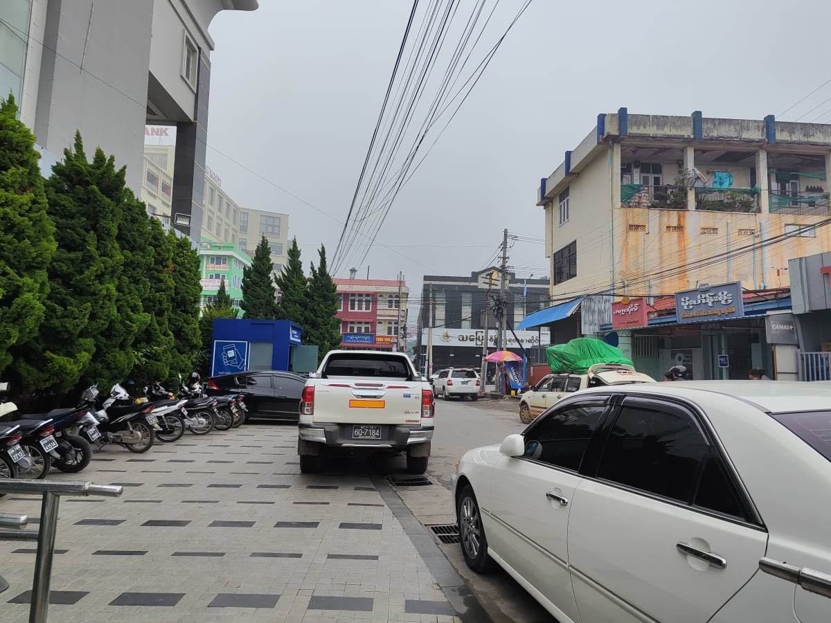 the_road_view_beside_kbz_bank