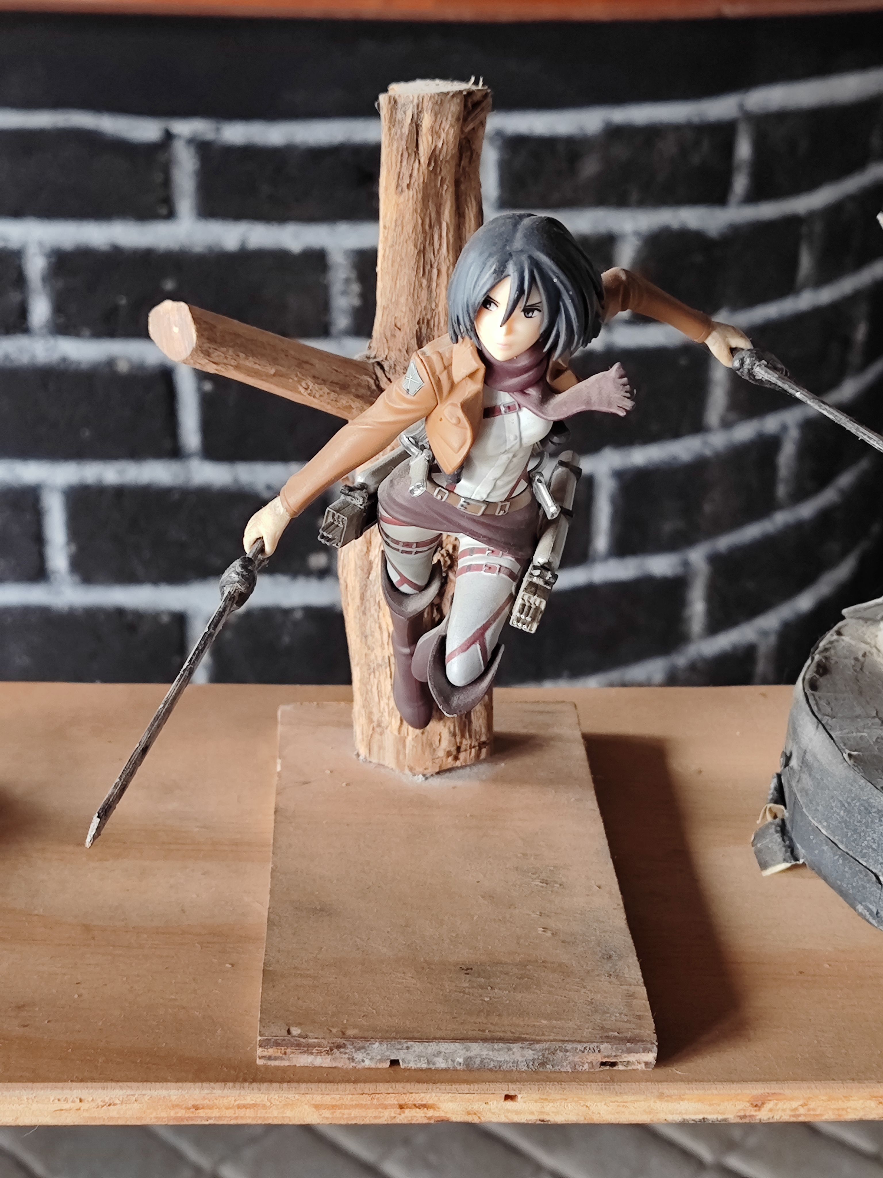 mikasa_figure_at_hill_bunny_cafe