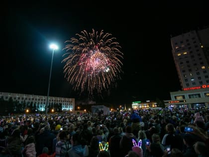 Завершением Дня города стал масштабный концерт на площади Советской