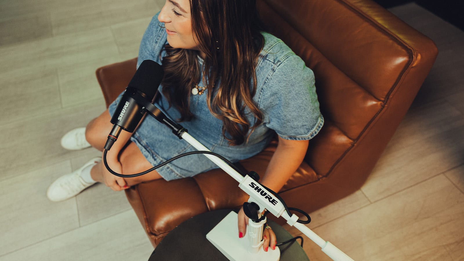 From Black to White: Gator Debuts New Versions of Its Shure Broadcast Stands