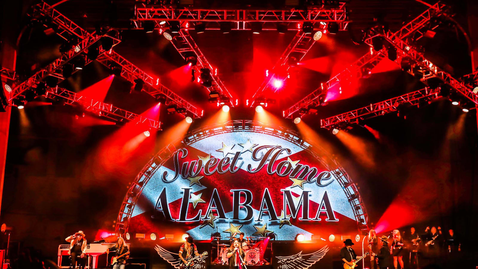 Lynyrd Skynyrd Uses CHAUVET Professional Fixtures on Farewell Tour