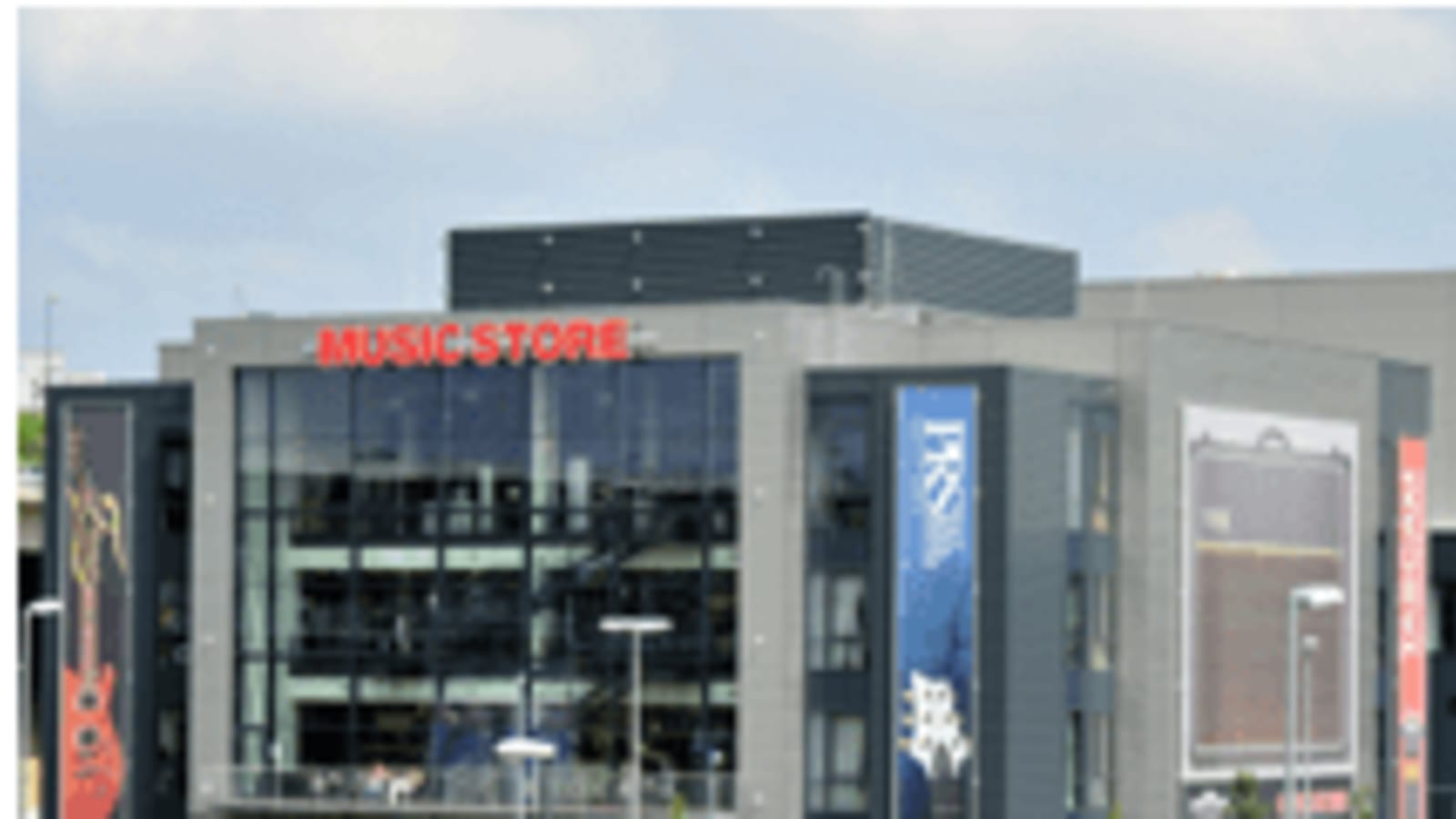 Major German retailer boosts international online offering