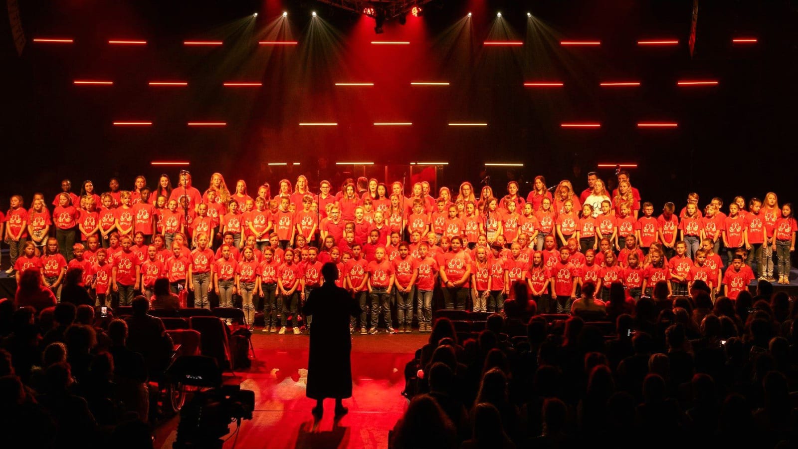 CHAUVET Professional ÉPIX Strip IP Create Stunning Looks at the European Music Festival for Young People