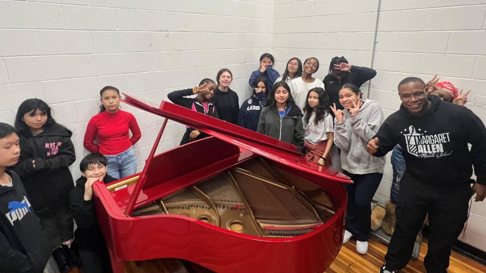 Epiphone Partners With Dave Grohl to Release the DG-335