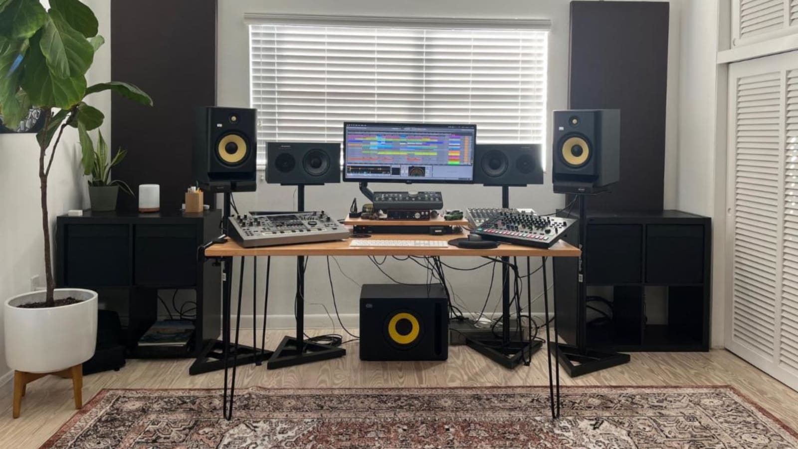 Miami-Based DJ Creates Unique Mixes in His ﻿Studio With KRK