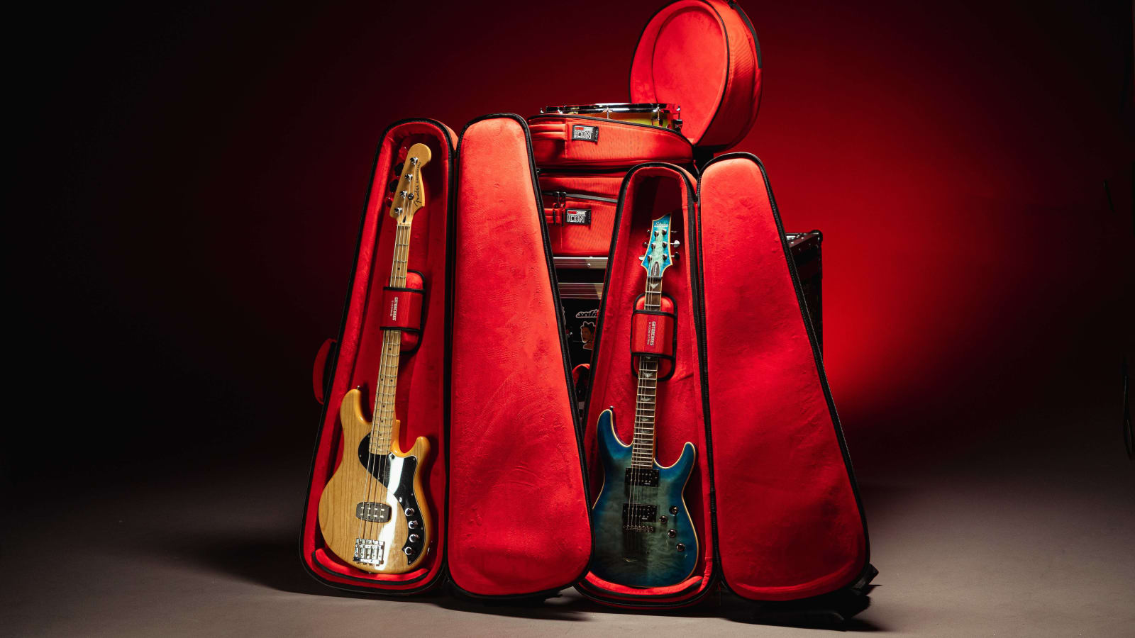 George Thorogood and The Destroyers Rock Out With dLive