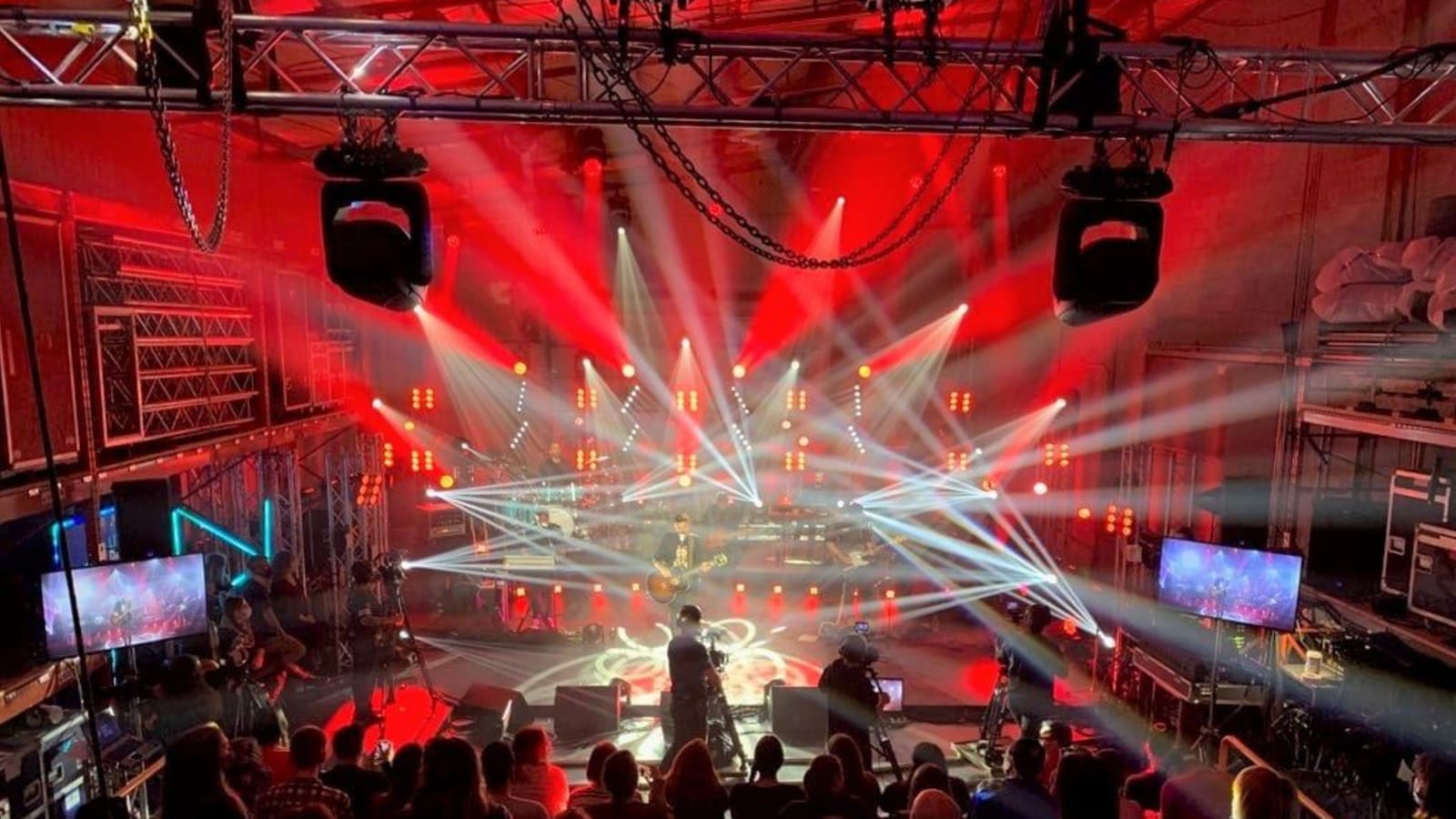 Live Dans Ton Salon Expands Livestream Possibilities with CHAUVET Professional