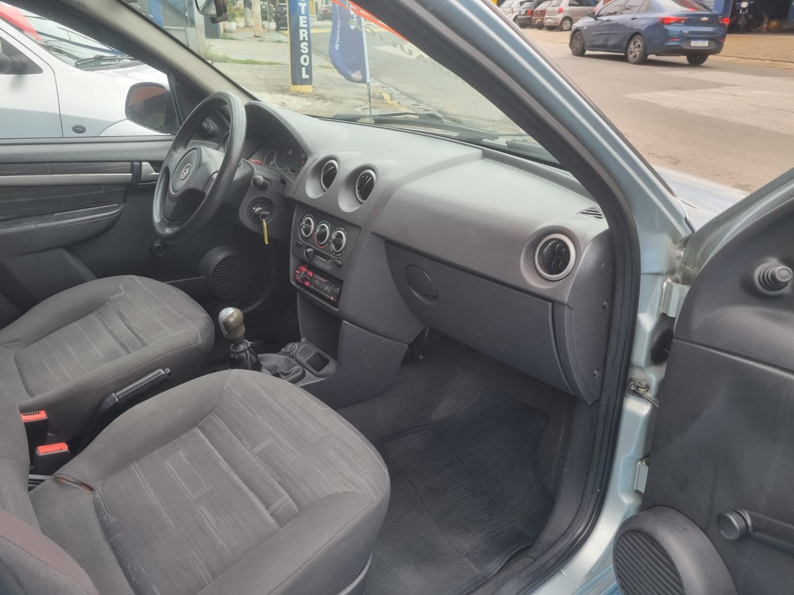 PRISMA MAXX 1.4 2011 PRATA C/ DIREÇÃO HID