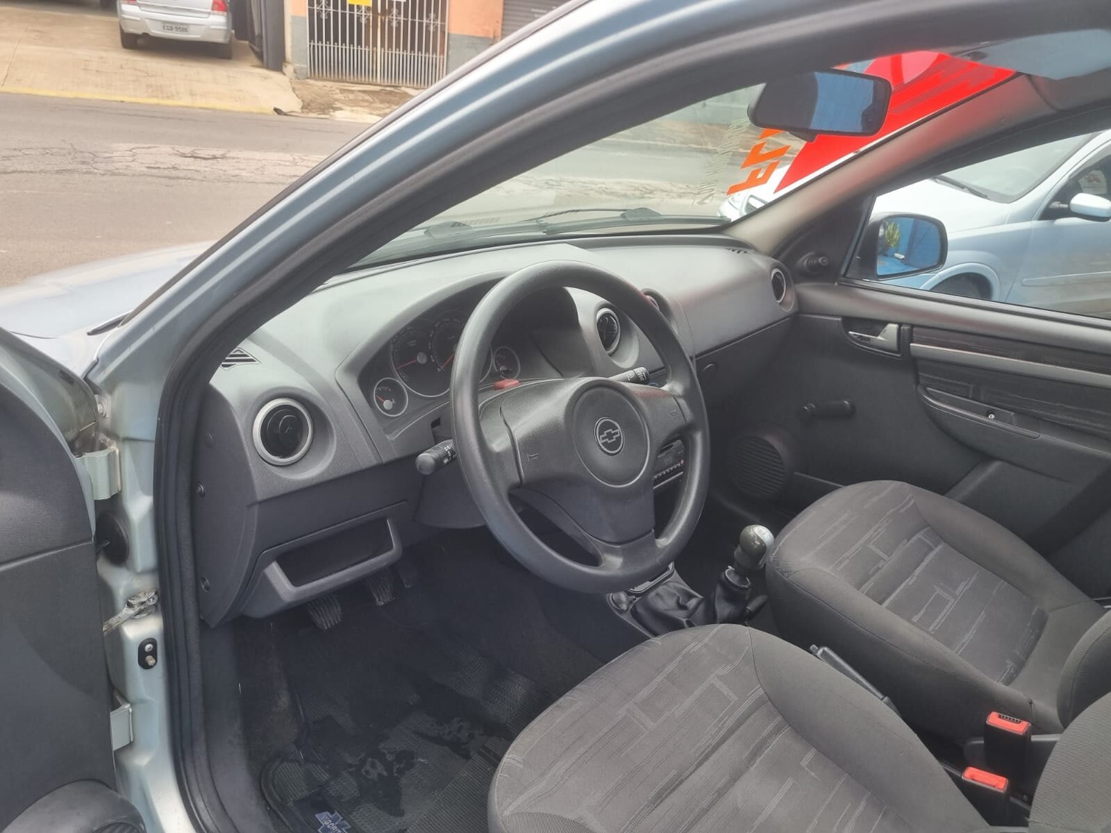 PRISMA MAXX 1.4 2011 PRATA C/ DIREÇÃO HID