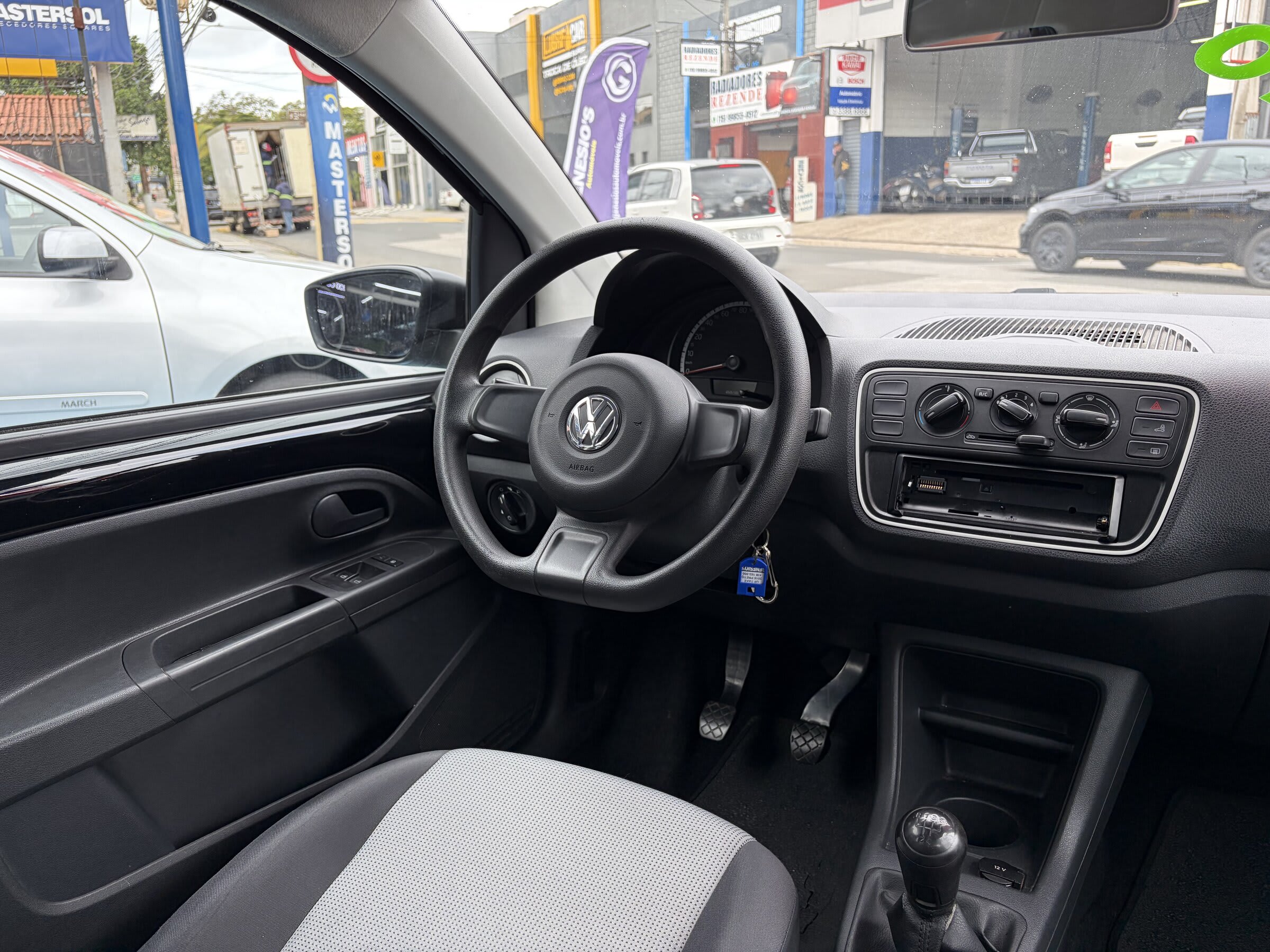 VW - UP TAKE 1.0 FLEX 2015 COMPLETO