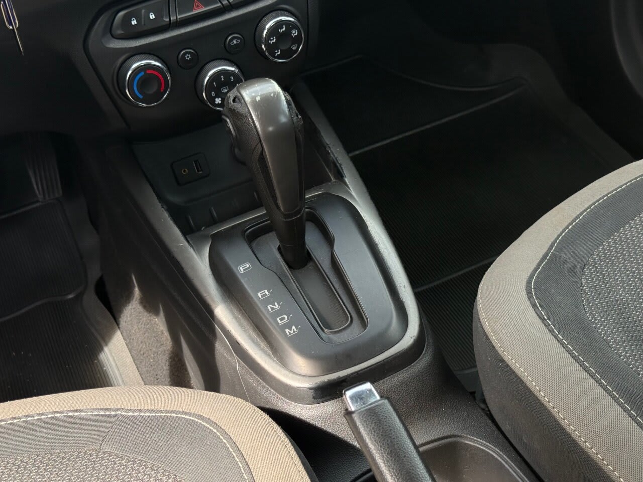 PRISMA LT 1.4 2014 AUTOMÁTICO