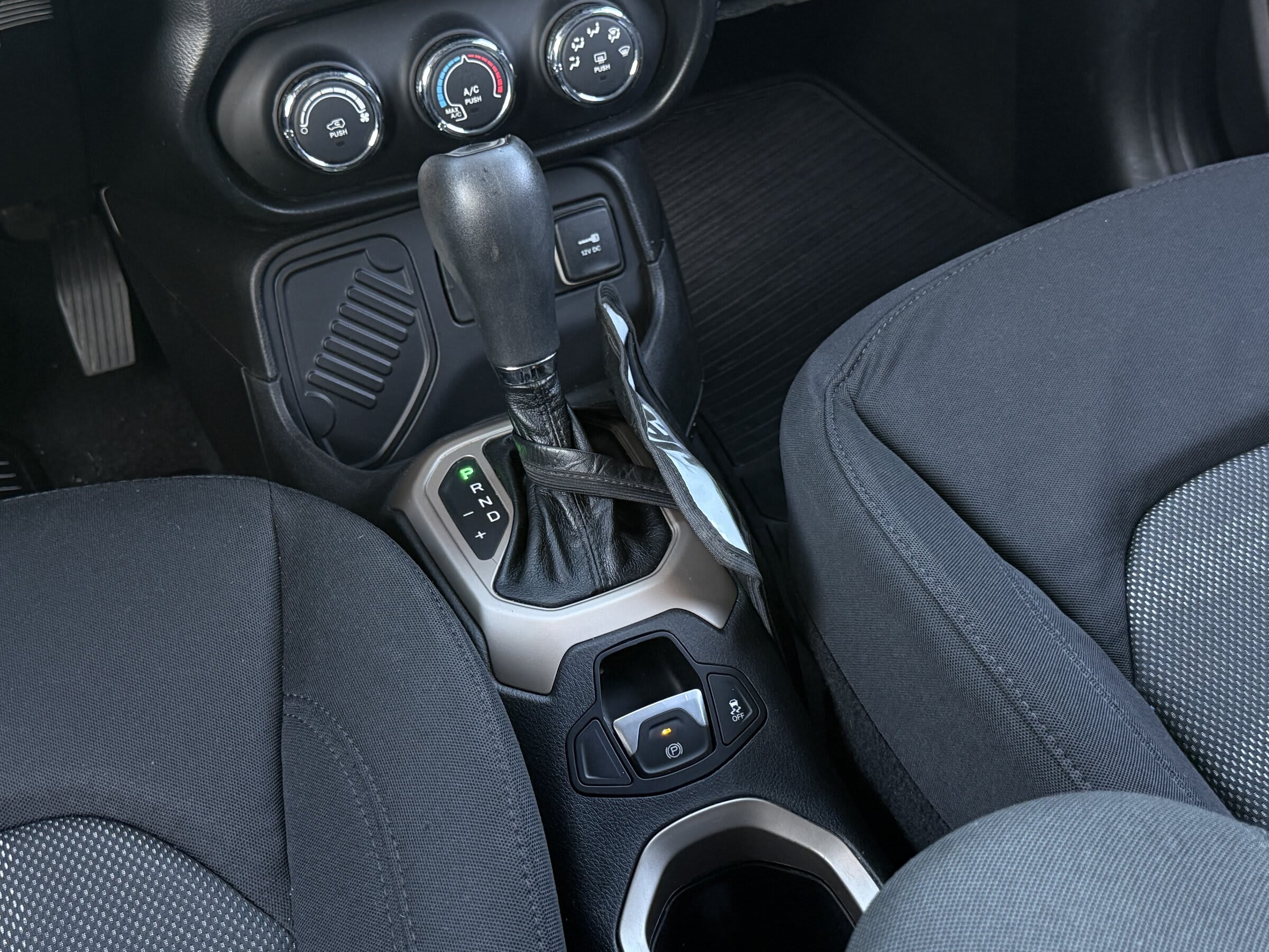 RENEGADE 1.8 2017 AUTOMÁTICA