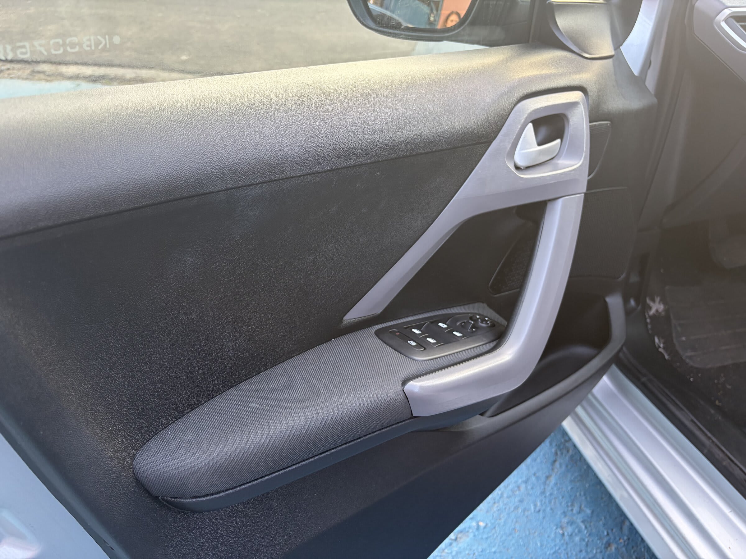 PEUGEOT 208 / ACTIVE 2019 AUTOMÁTICO
