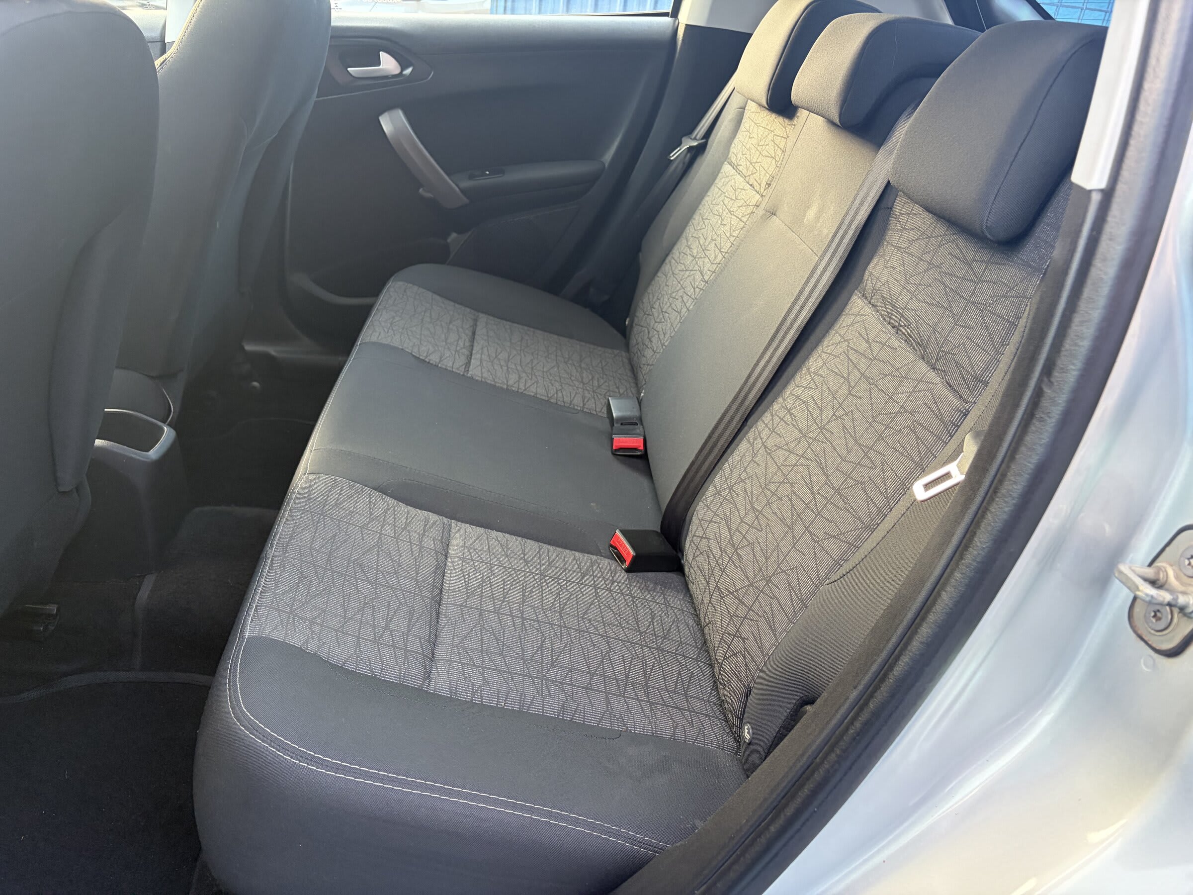 PEUGEOT 208 / ACTIVE 2019 AUTOMÁTICO