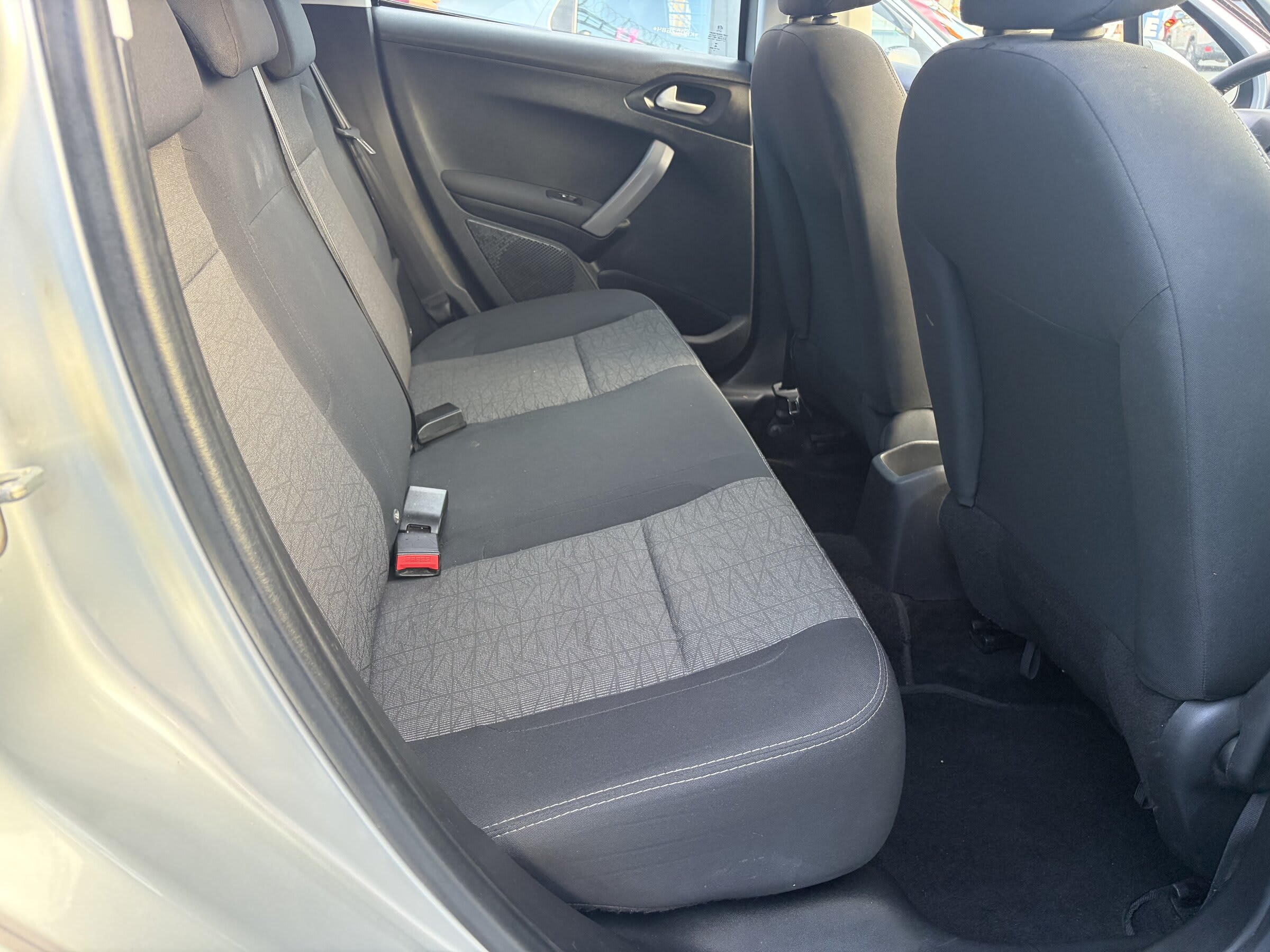 PEUGEOT 208 / ACTIVE 2019 AUTOMÁTICO