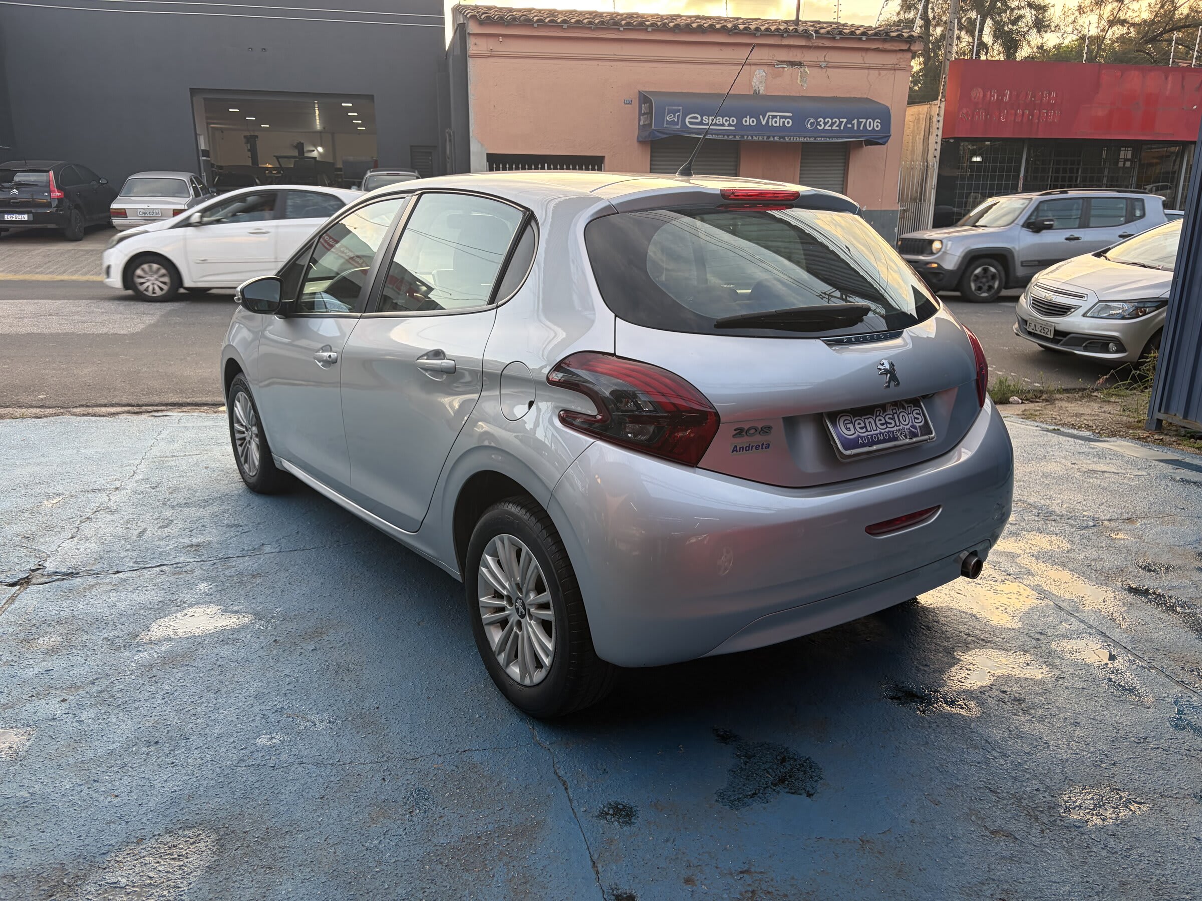 PEUGEOT 208 / ACTIVE 2019 AUTOMÁTICO