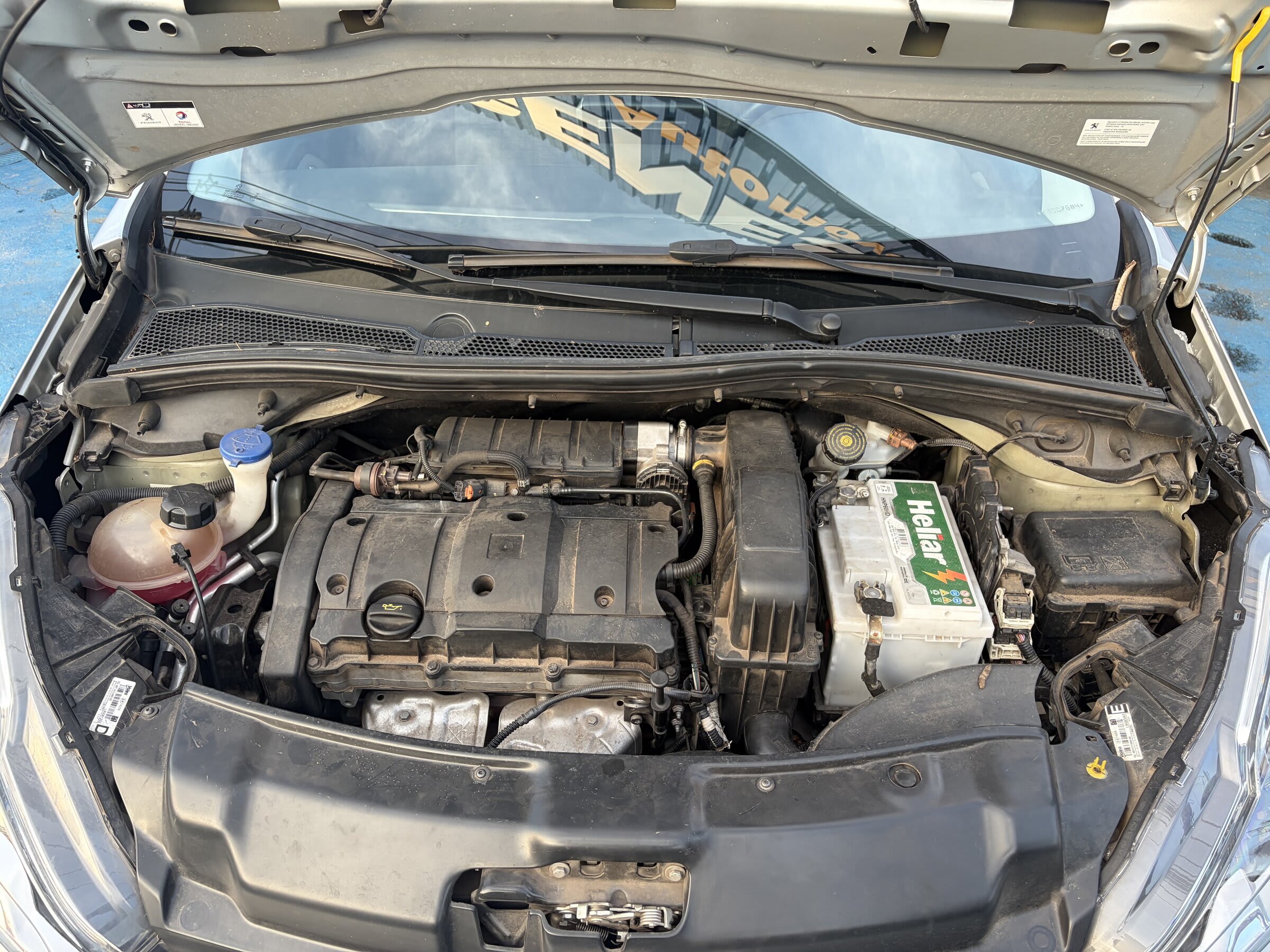 PEUGEOT 208 / ACTIVE 2019 AUTOMÁTICO