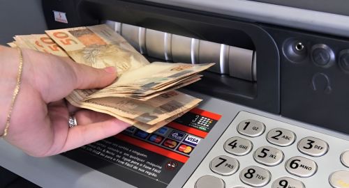 Salário mínimo passa para R$ 1.518 a partir desta semana